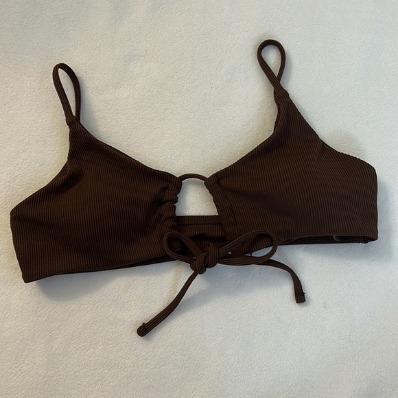 Bikini - Picture 2 of 3